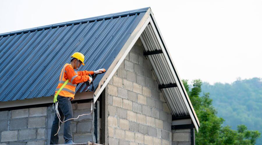 Professional gutter cleaning in Valley Center, CA